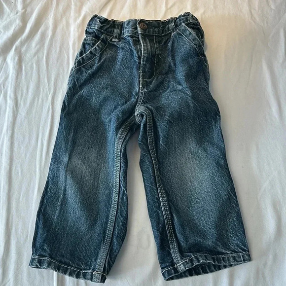 OshKosh B'gosh - 2 piece toddler  outfit/set. Size 24 months - Picture 5 of 8